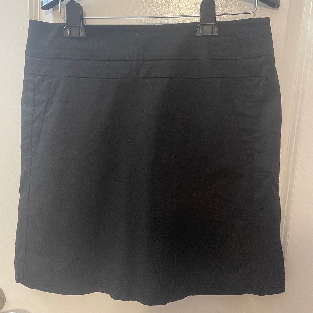 EUC Ann Taylor black skirt size 8